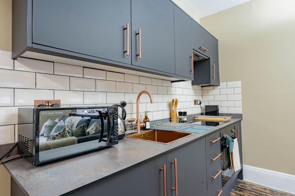 Stunning Boutique Flat In Central Location - Beatrice Bath Buitenkant foto