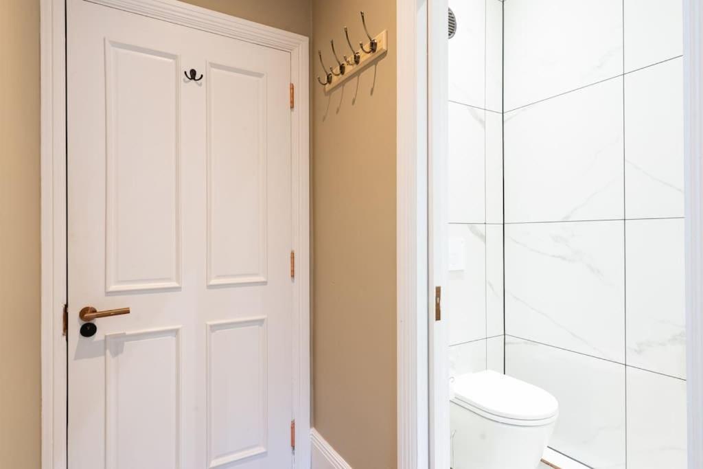 Stunning Boutique Flat In Central Location - Beatrice Bath Buitenkant foto